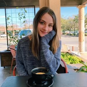 Meet your Posher, Lizzie